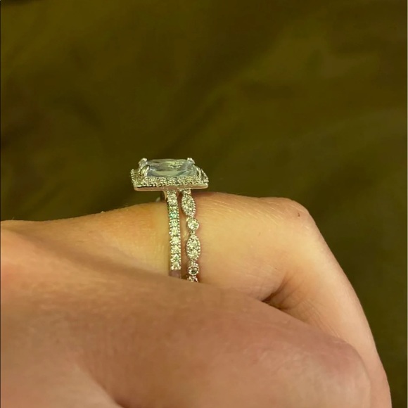 🚨🚨ALL RINGS BUY ONE GET ONE HALF OFF OF EQUAL OR LESSER VALUE 🚨🚨 - Picture 2 of 2